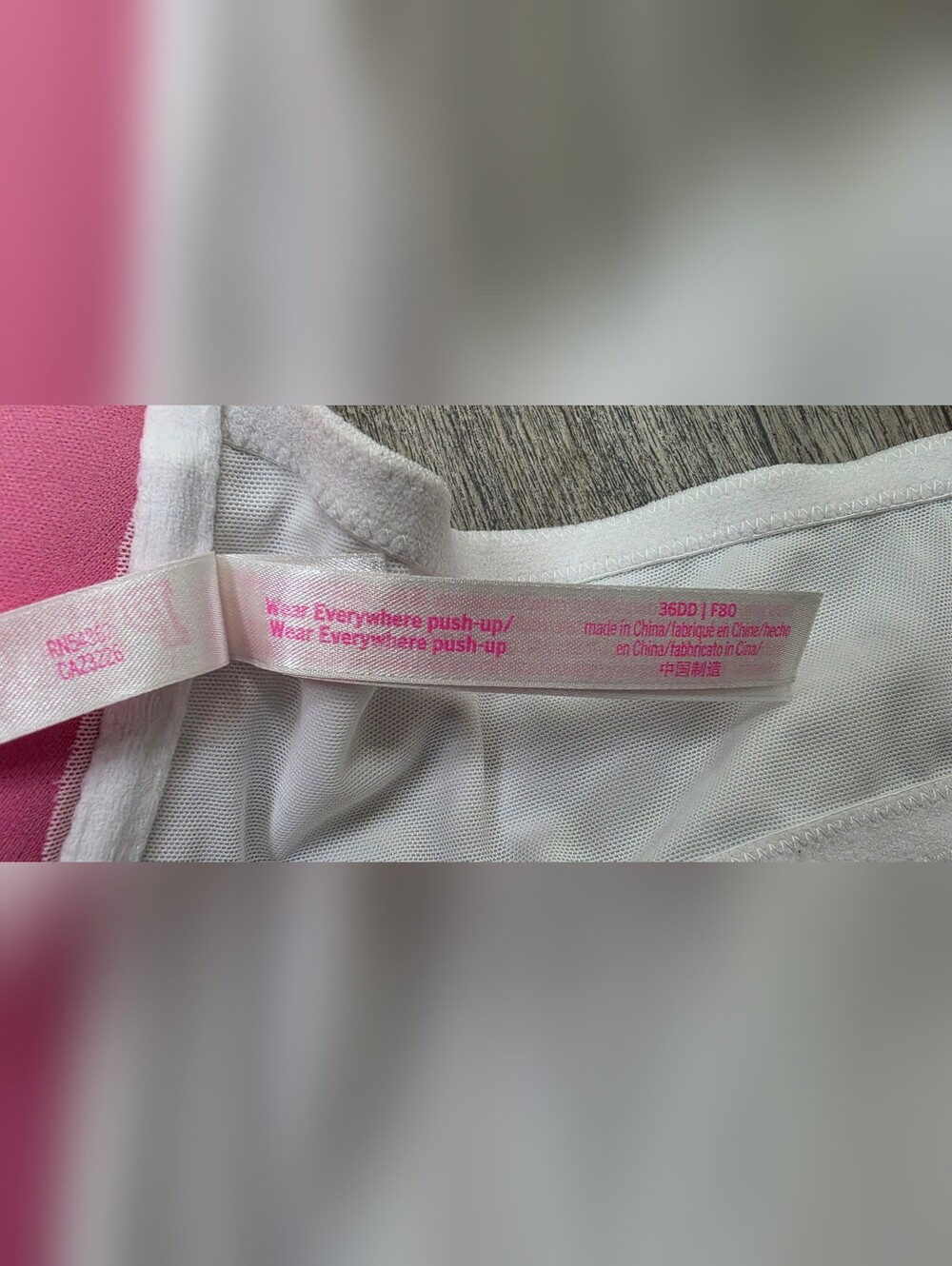 PINK Victoria's Secret Wear Everywhere Push-up Bra-Size 36DD - Picture 5 of 6